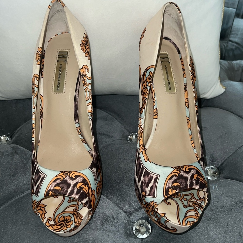 Women’s high Hill size 8